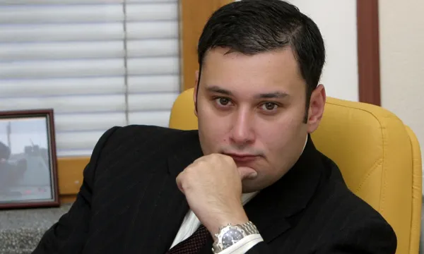 Депутат Госдумы Российской Федерации Александр Хинштейн написал в соцсетях, что в МВД проходят обыски