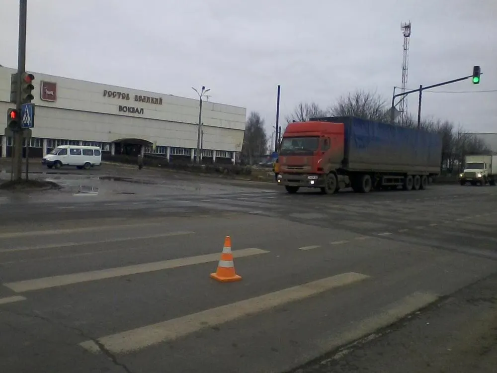 В Ярославской области фура сбила молодую женщину