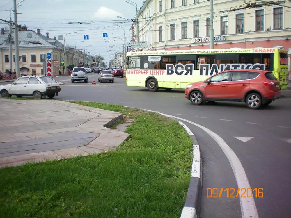 В ДТП в Ярославле травмы получила кондуктор автобуса