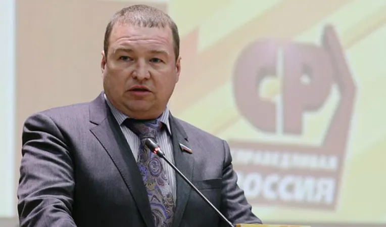 «Ходи и оглядывайся»: в Ярославской области угрожают депутату облдумы