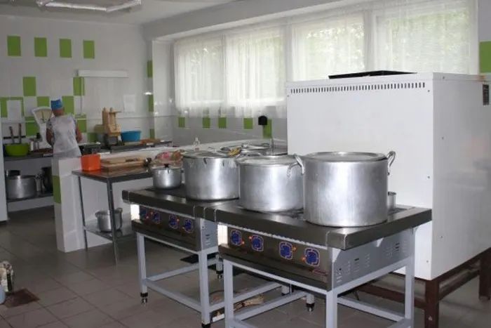 В ярославской школе детей кормили опасной едой