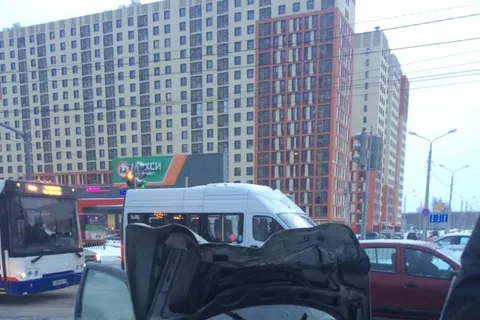 «Решил сквозануть»: в Ярославле в ДТП пострадал молодой мужчина