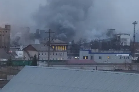 В Рыбинске горит элеватор