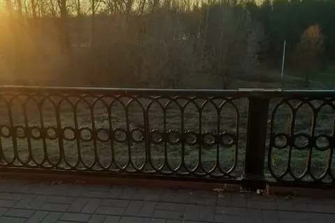 В Ярославле восстановят поврежденный вандалами забор на набережной