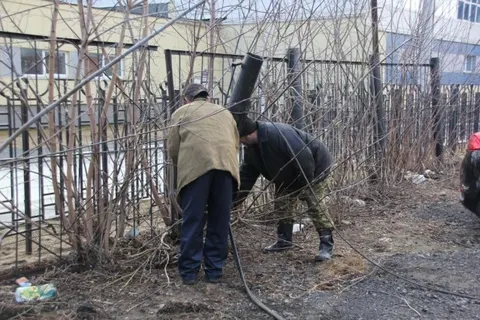 Автостоянку в Ярославле сносят за долги (с фото)