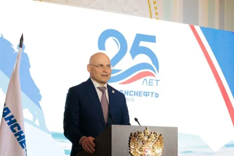 Президент России поздравил топливную компанию с юбилеем