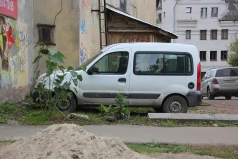 В центре Ярославля прошел очередной рейд по несанкционированным парковкам
