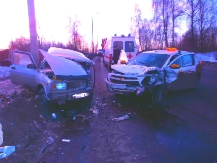 В Рыбинске Ярославской области столкнулись два автомобиля