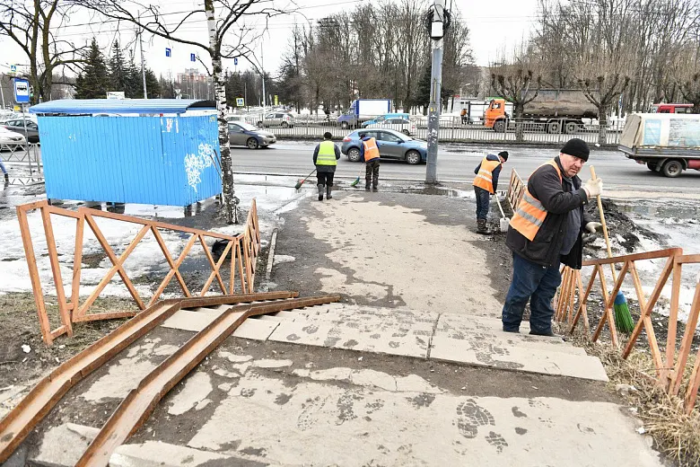 В Ярославле перед зимой не хватает дворников