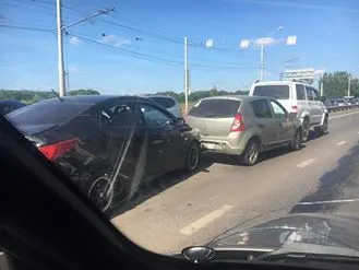 Гармошка из шести автомобилей парализовала движение на Московском проспекте