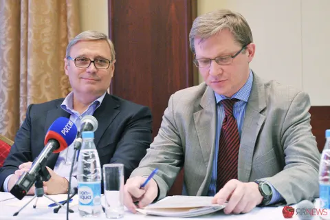 Визит лидеров партии РПР-ПАРНАС Михаила Касьянова и Владимира Рыжкова ажиотажа в Ярославле не вызвал. С фото