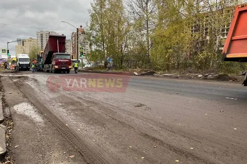 В Ярославле начали асфальтировать проспект Машиностроителей