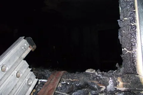В Ярославле ночью загорелось офисное здание