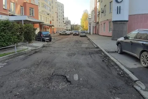 «Крепость» подвела: в Ярославле проверили ремонт около больницы Семашко