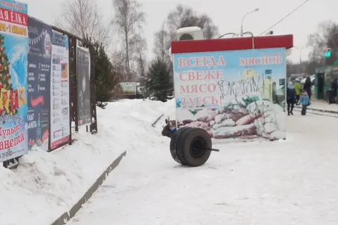 В Рыбинске маршрутка на ходу осталась без колес-ФОТО