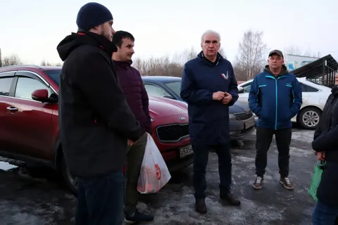 В Ярославле жители просят осветить свои дома вместо полицейского недостроя