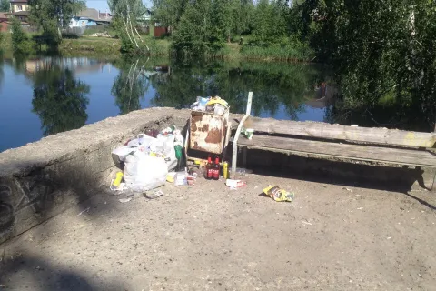 Ярославцы жалуются на неубранный мусор на улицах города
