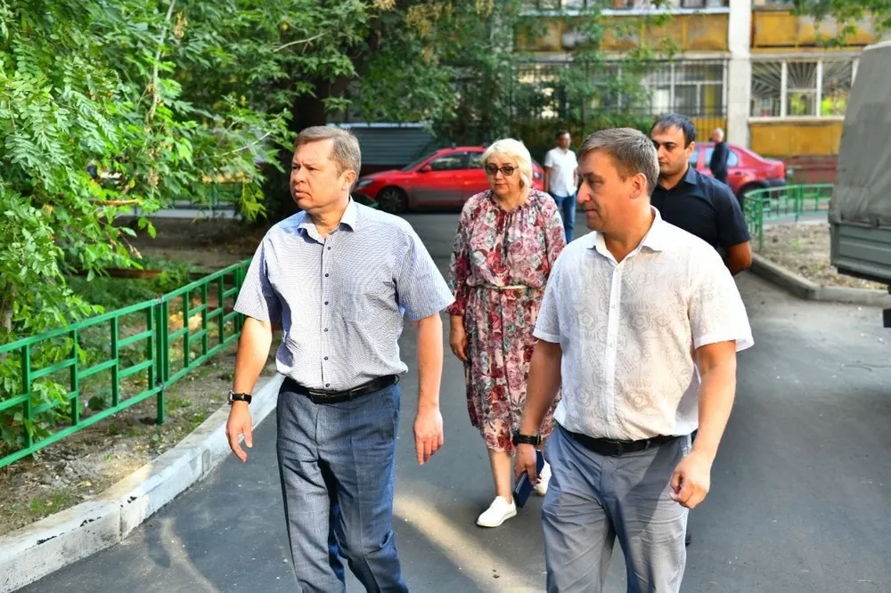 Илья Мотовилов оценил благоустройство двора в центральном районе Ярославля