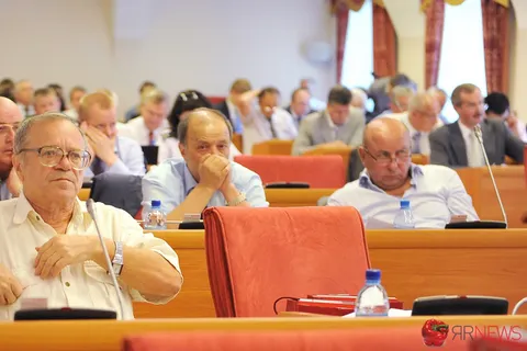 В Ярославской областной Думе сегодня состоялось последнее очередное заседание. Фотогалерея