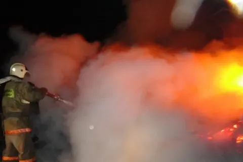 Под Ярославлем мужчина сгорел в автомобиле