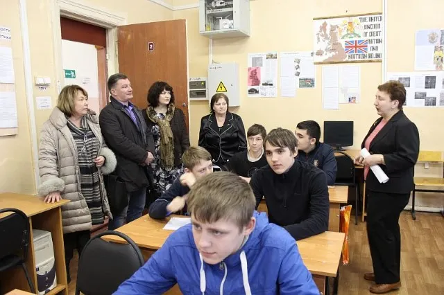 Депутаты муниципалитета Ярославля побывали в открытых (сменных) школах