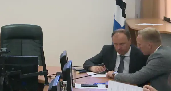 Куратор от ярославского правительства пришел на общегородское совещание
