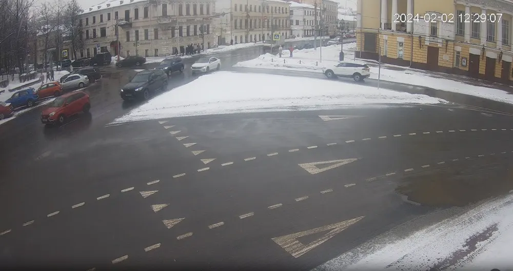 В Ярославле проходят экспертизу «островки» на Волкова и ремонт Богоявленки