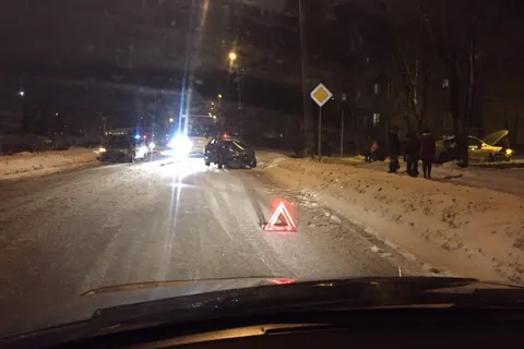 Авария «БМВ» и «Ланос»: есть пострадавшие