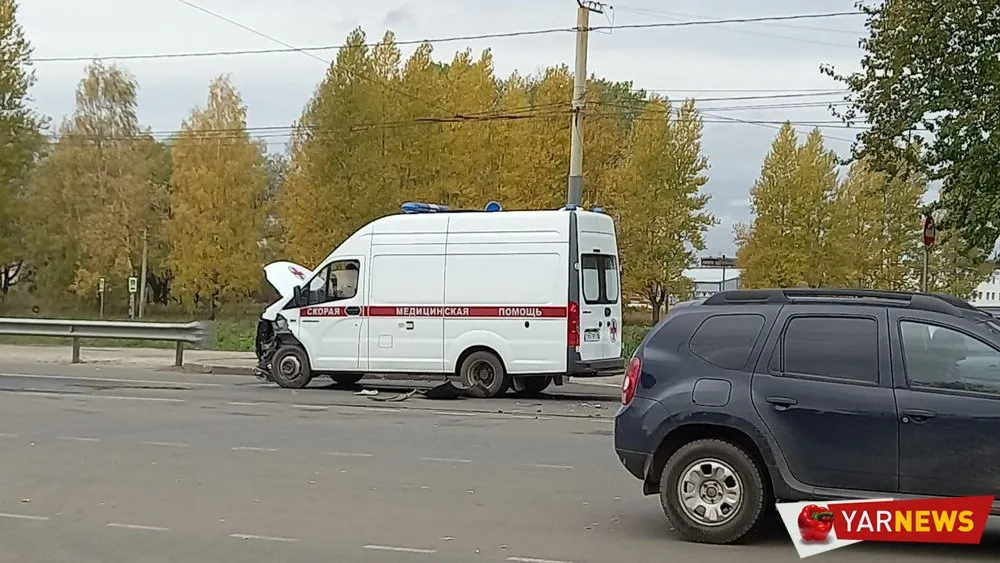 В Ярославле в аварию попал автомобиль «Скорой помощи»