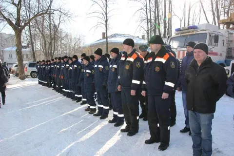 Жители пострадавшего от взрыва дома в Ярославле встретились со спасателями