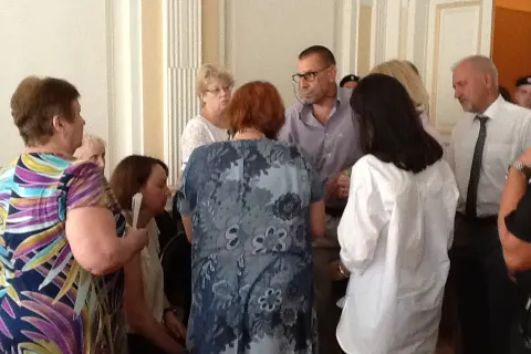 В суде стало плохо матери Евгения Урлашова