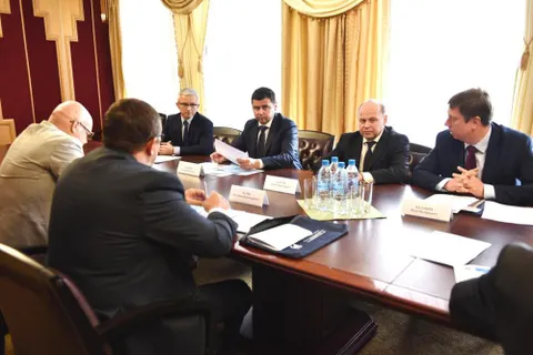 Дмитрий Миронов в Ярославле встретился с замминистра финансов РФ