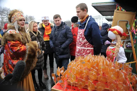 В Ярославле возродили традицию катания на масленичном поезде