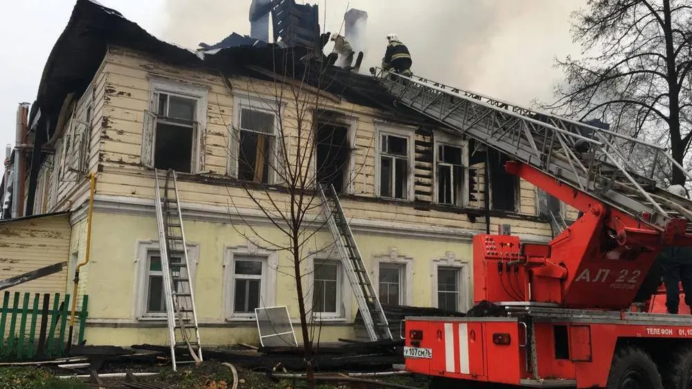 Двое пострадавших при пожаре в Ростове находятся в реанимации