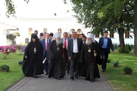 Службу в Толгском монастыре возглавил бывший учащийся школы рабочей молодежи в Ярославле