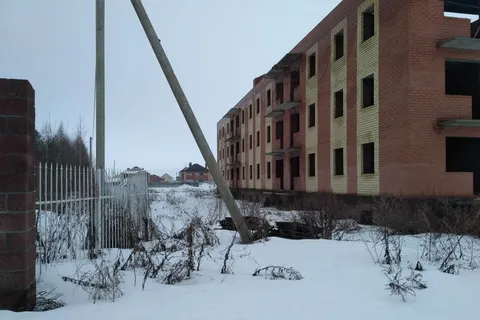 Прокуратура требует законсервировать недострои в Ярославском районе