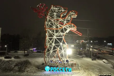 В Ярославле заработает подсветка ЛЭП-медведя