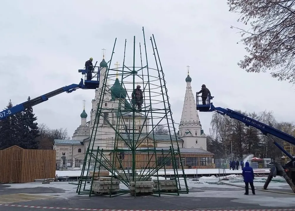 На Новый год в Ярославле купят 12-метровую искусственную ель
