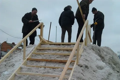 Жителей Ярославля приглашают строить ледяную горку