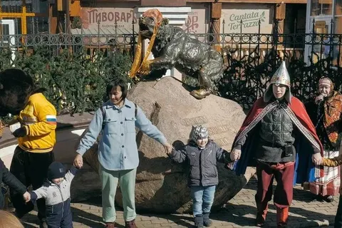 В Ярославле на фестивале «День медведя» встретили весну