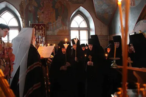 Опубликованы фото и видео с монашеского пострига в Толгском монастыре