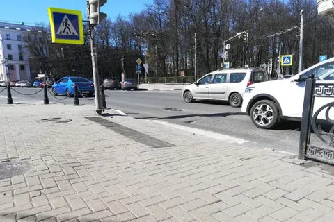 В Ярославле исчезает светодиодная плитка