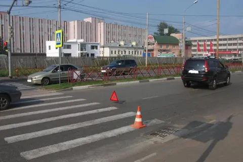 На пешеходном переходе в Ярославле иномарка сбила женщину