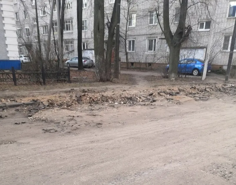 Ярославец написал пронзительные стихи про незавершенный ремонт дороги