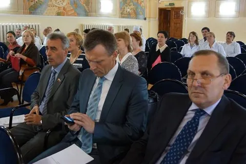 Ярославские депутаты побывали в госпитале ветеранов войн