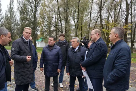 Областные депутаты проинспектировали ремонт дорог и парков в Ярославле