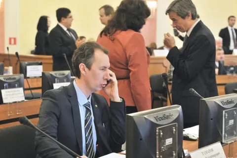 На очередном заседании муниципалитета Ярославля рассмотрено более двадцати вопросов. Фоторепортаж