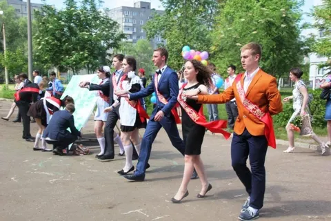 В ярославских школах прозвенели последние звонки