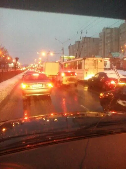 Ярославцы о дорогах после снегопада: «Чищены, но частями»