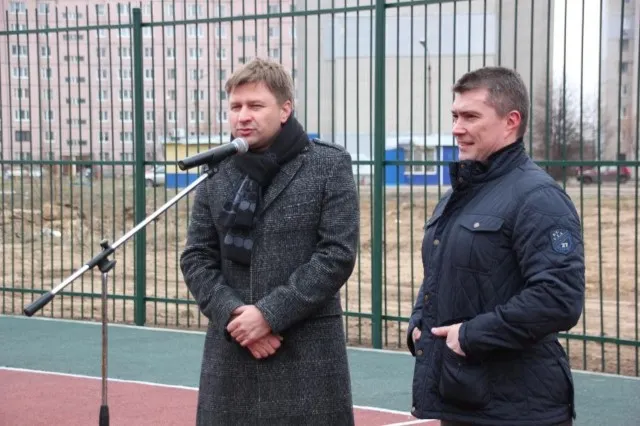 В Ярославле продолжается строительство многофункциональных спортивных площадок